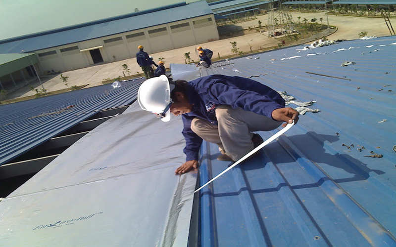 Dịch vụ chống dột mái tôn nhà ở giá rẻ chuyên nghiệp tại tphcm