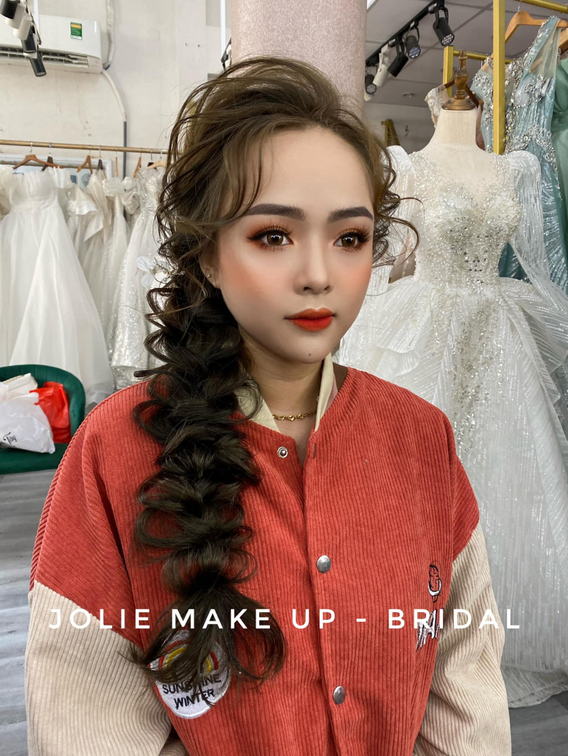 Jolie Make up & Bridal