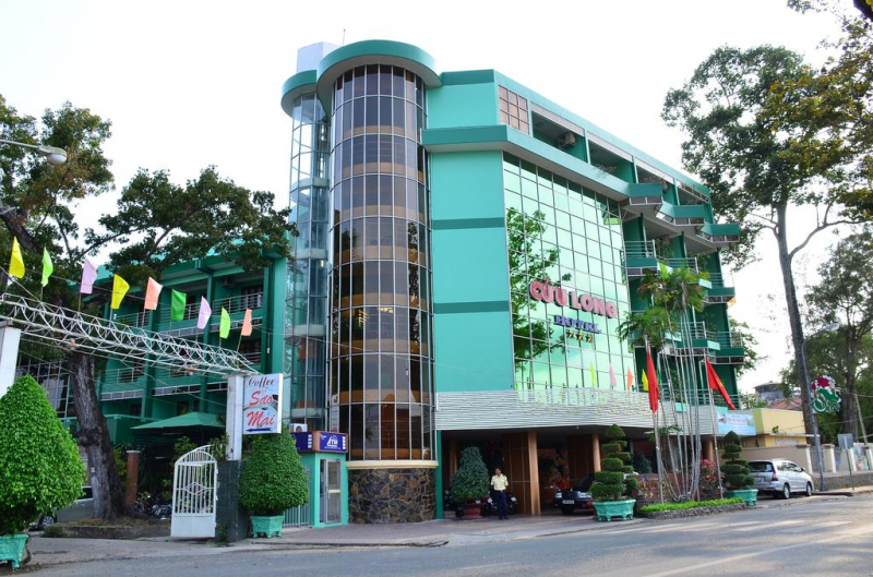 Khách sạn Cửu Long là một khách sạn nổi tiếng được nhiều người biết đến với vẻ sang trọng, tiêu chuẩn 3 sao